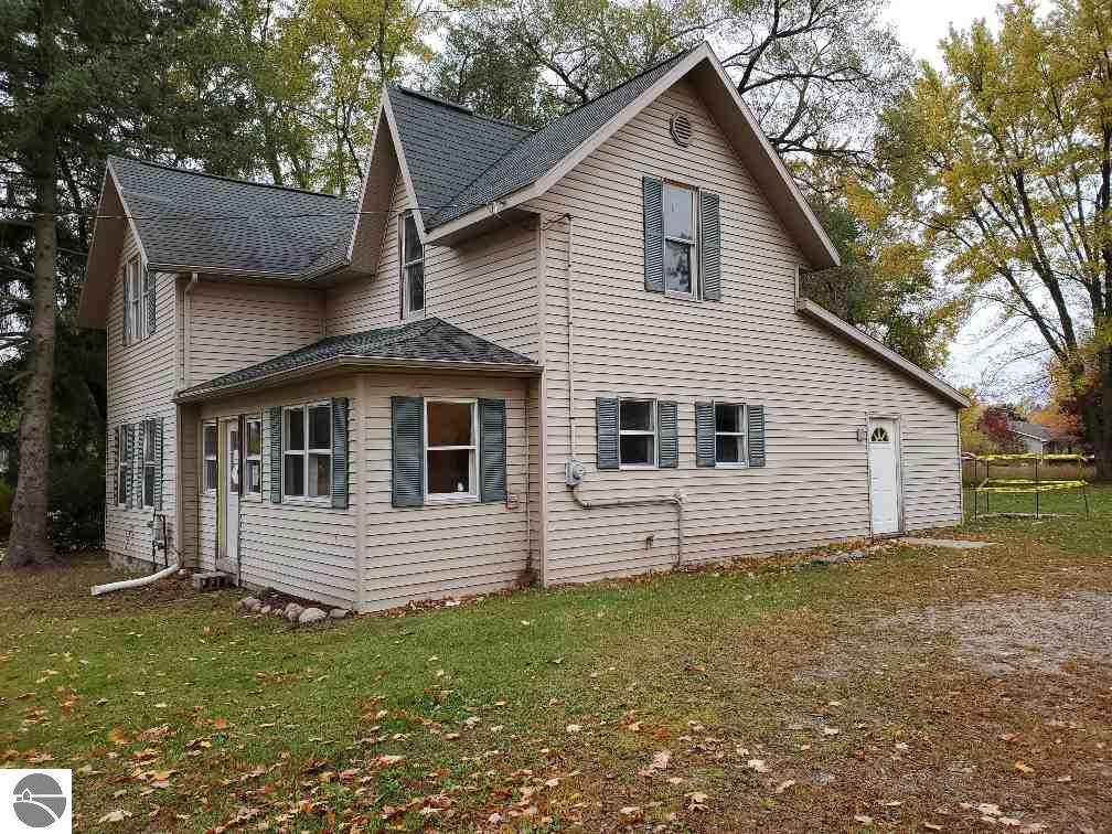 418 Grover Street - Photo 1