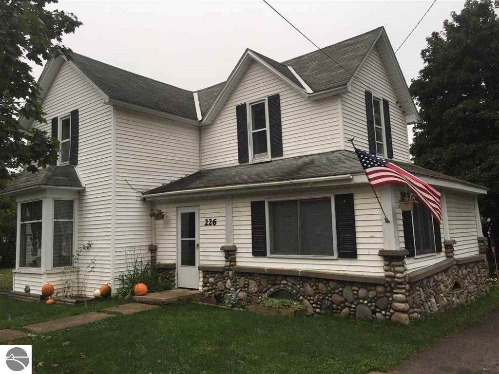 226 Gladwin Street - Photo 1