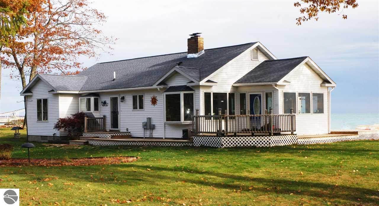 1527 Douglas Drive - Photo 1