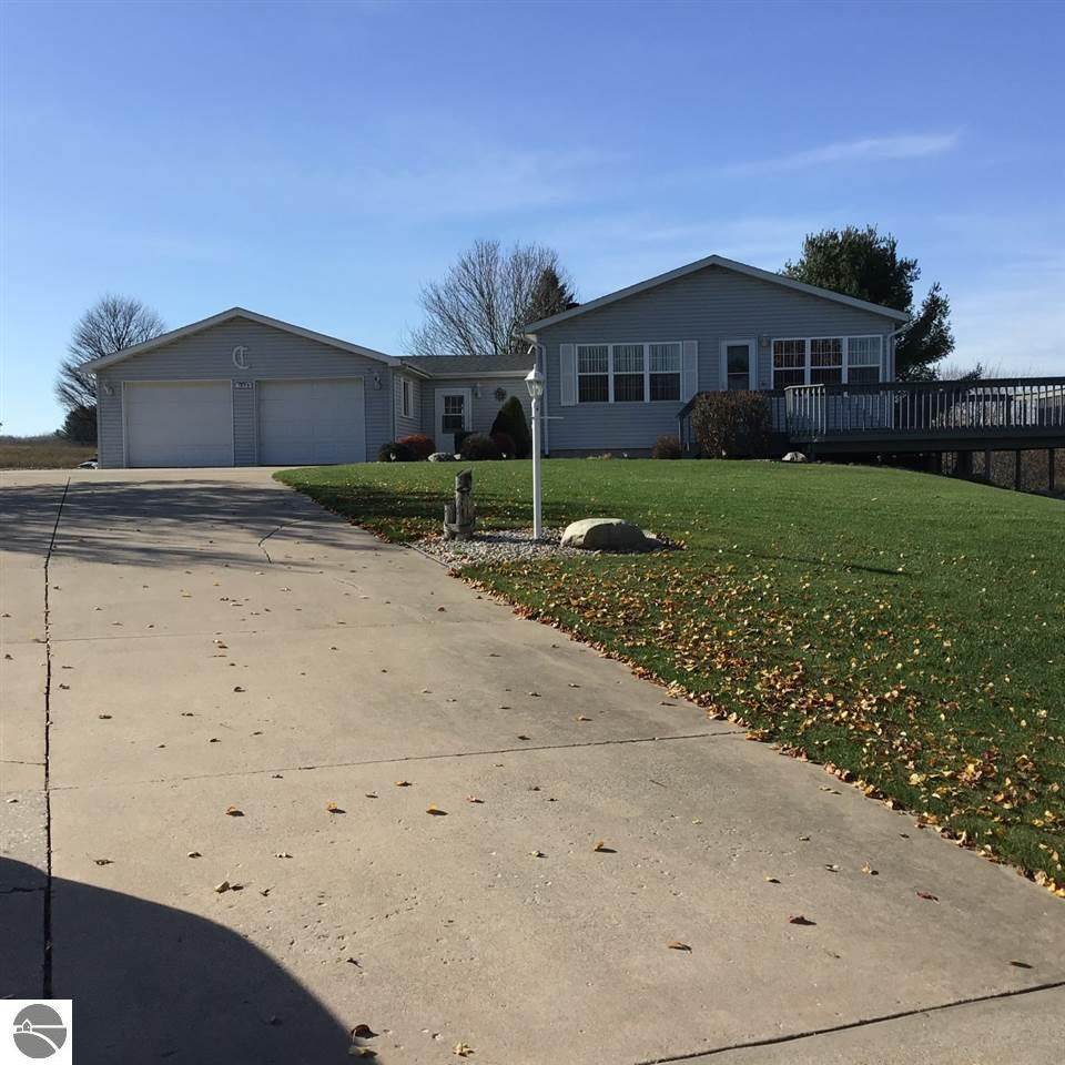 1075 Circle Drive - Photo 1