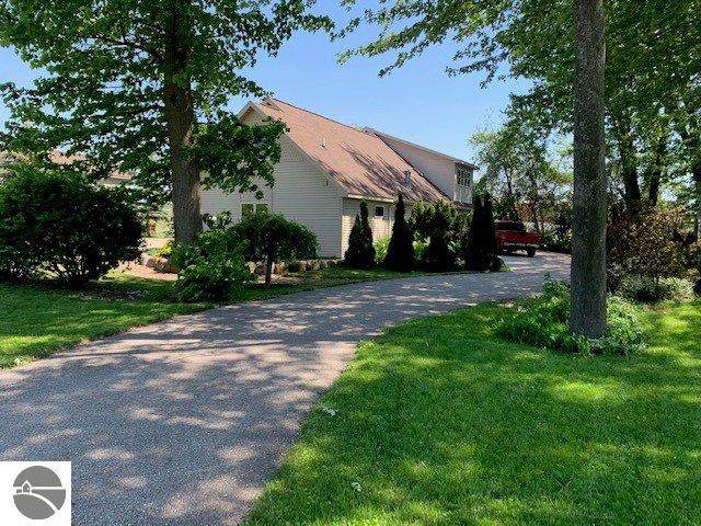 240 Schoolcrest Avenue - Photo 1