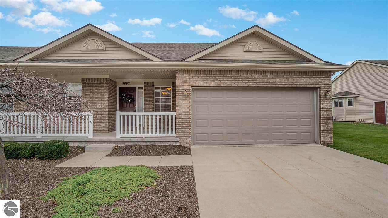 1662 Chippewa Way - Photo 1