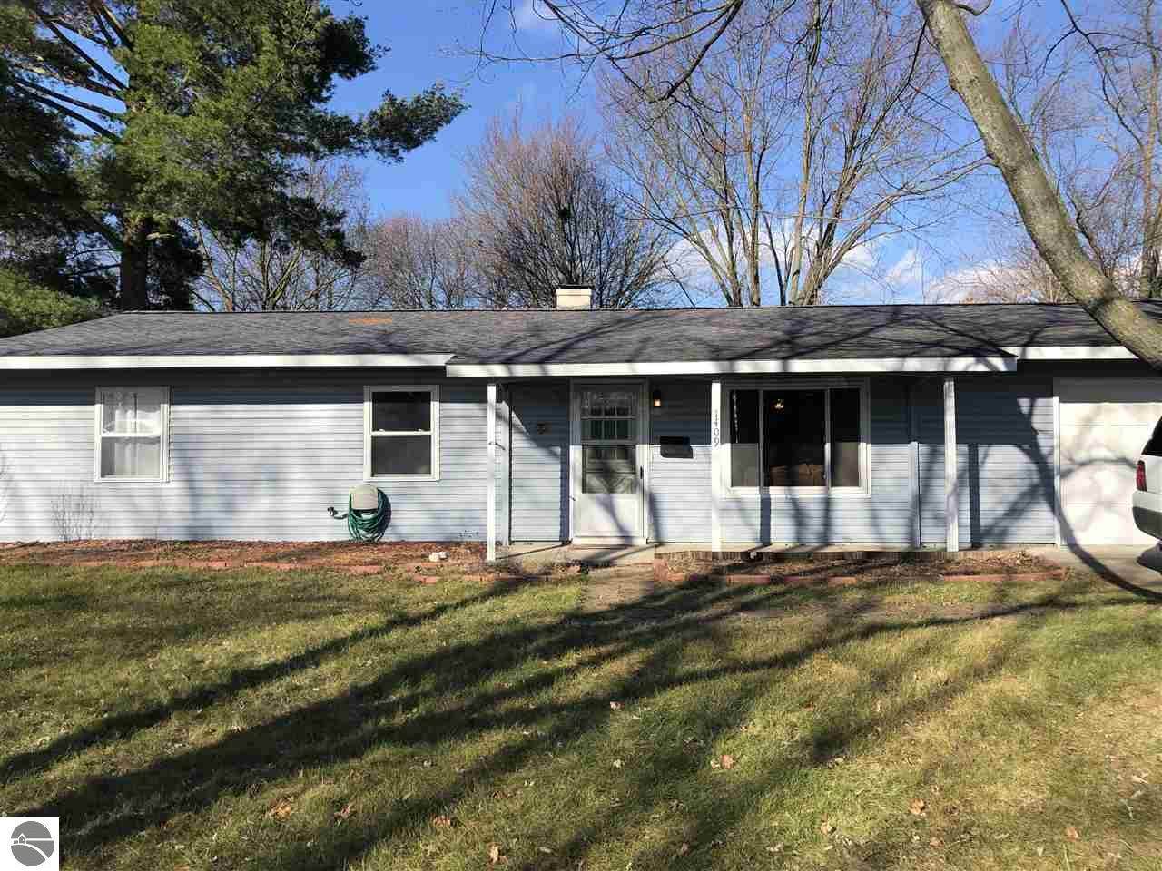 1409 South Drive - Photo 1