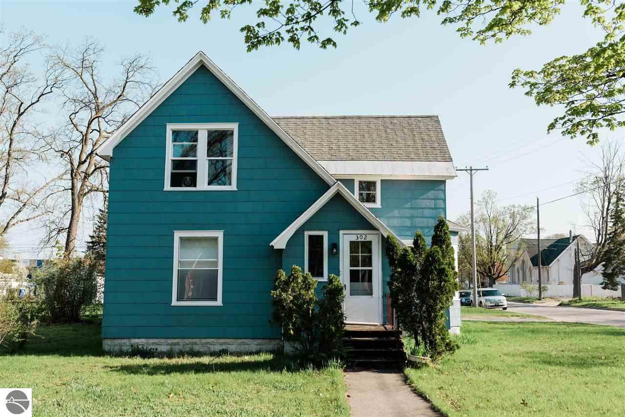 302 Fifteenth - Photo 1