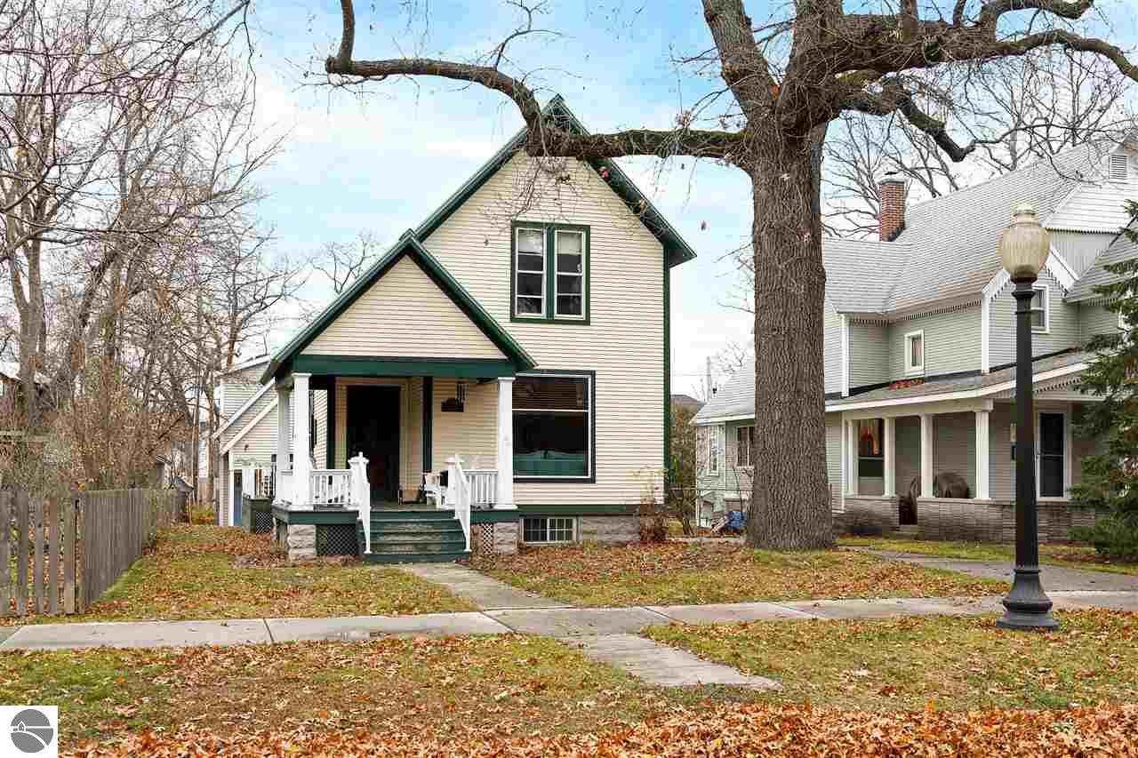 807 Washington - Photo 1