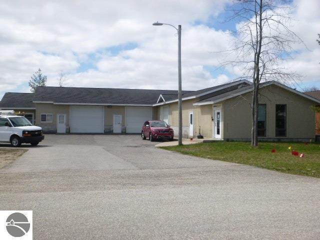 876 Robinwood Court - Photo 1