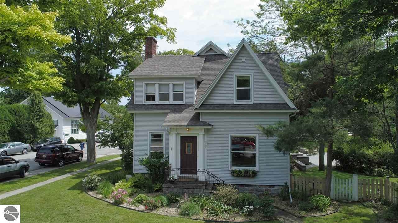201 Main Street - Photo 1