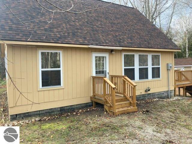 38535 Wildwood Court - Photo 1