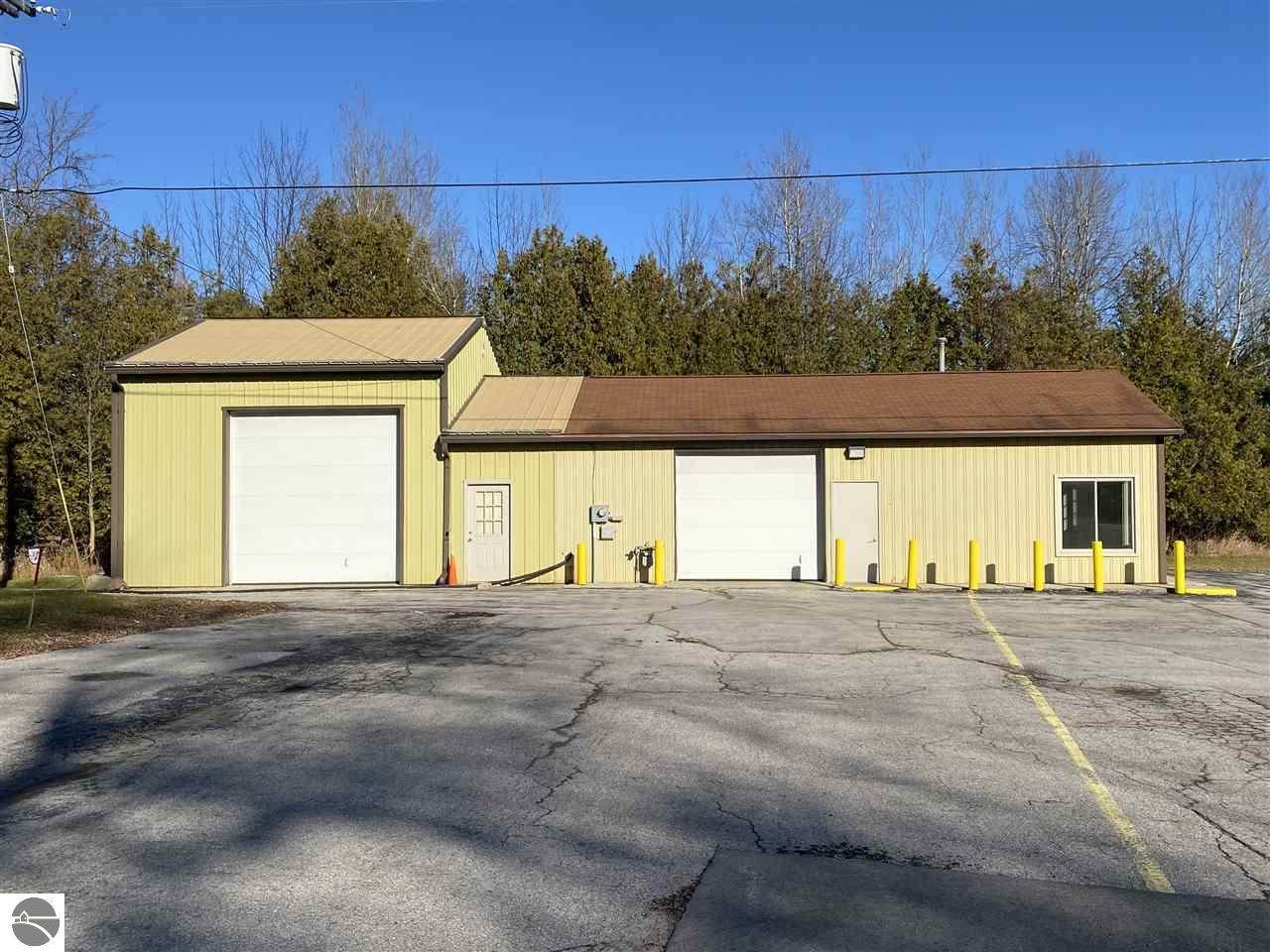 2115 Us-31 S - Photo 1