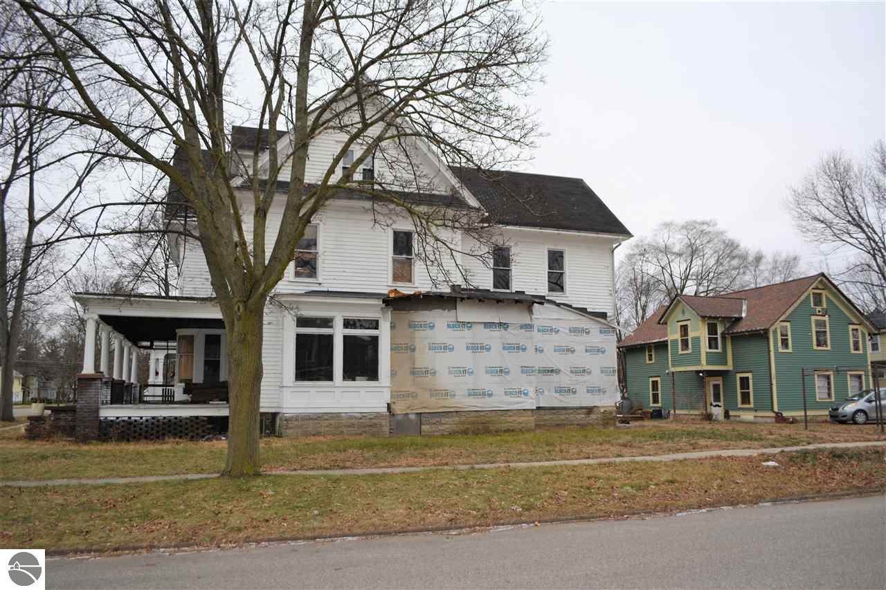 502 University Street - Photo 1