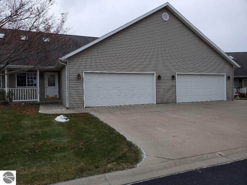 1928 Oakwood Drive - Photo 1