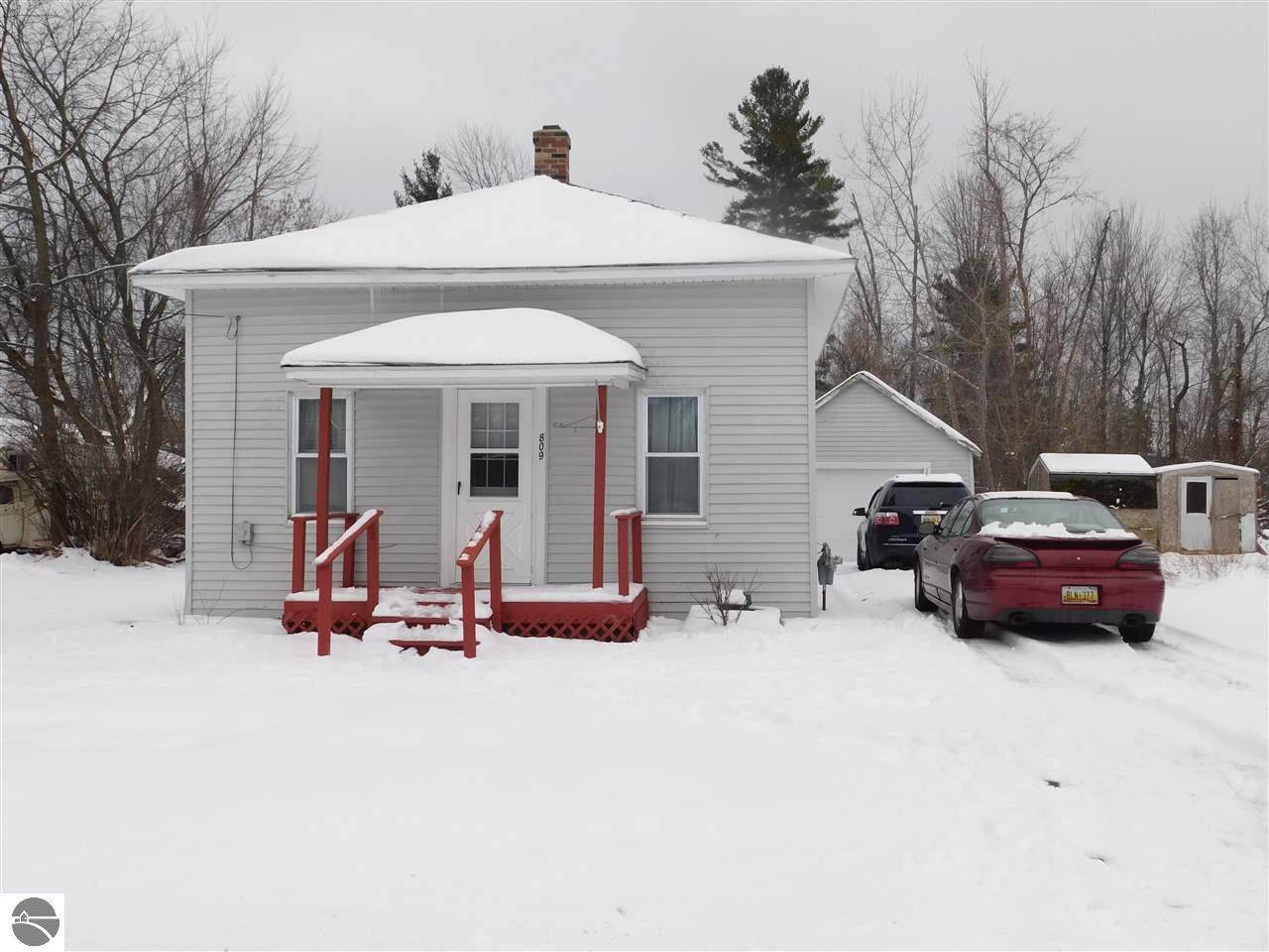 809 4th Street - Photo 1