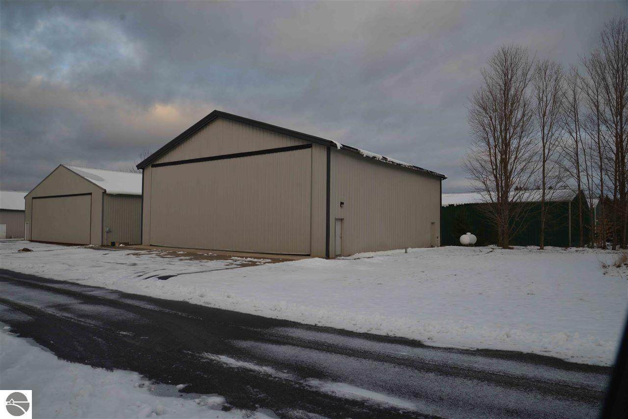 1212 Hangar Way - Photo 1