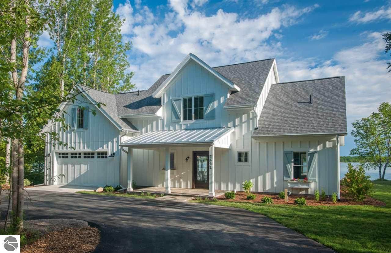 9006 Peninsula Drive - Photo 1