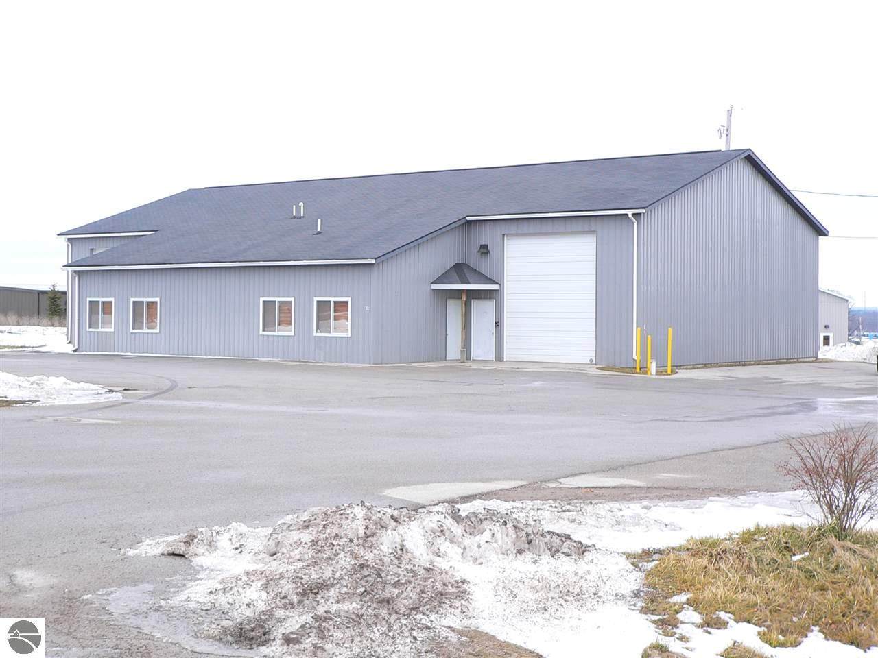814 Polaris Crescent - Photo 1