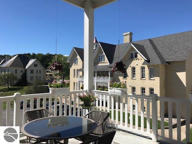 800 Cottageview Drive - Photo 1