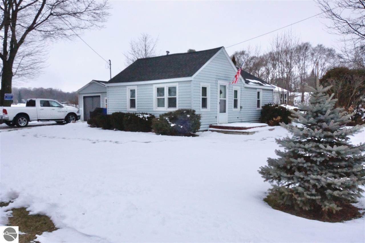 401 Henry Street - Photo 1