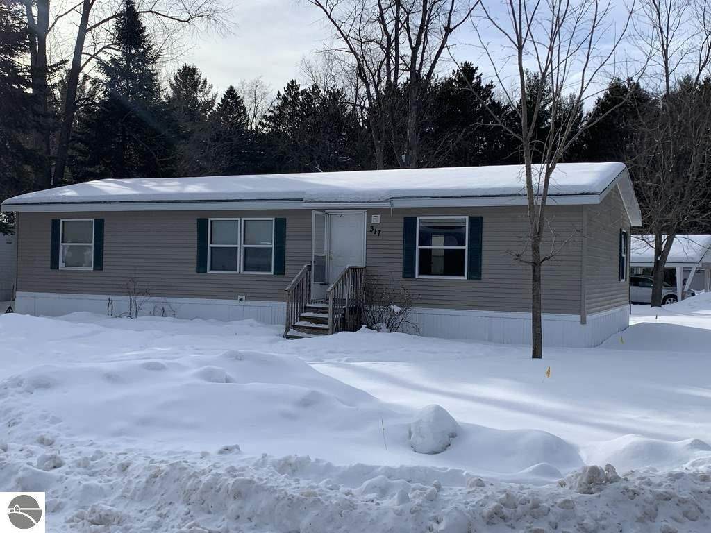 317 Hillcrest Street - Photo 1