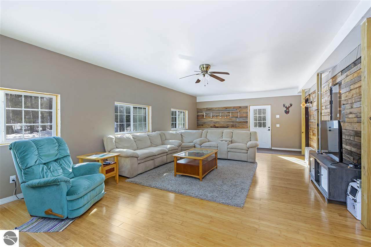 1842 Mont Gabriel Road - Photo 1