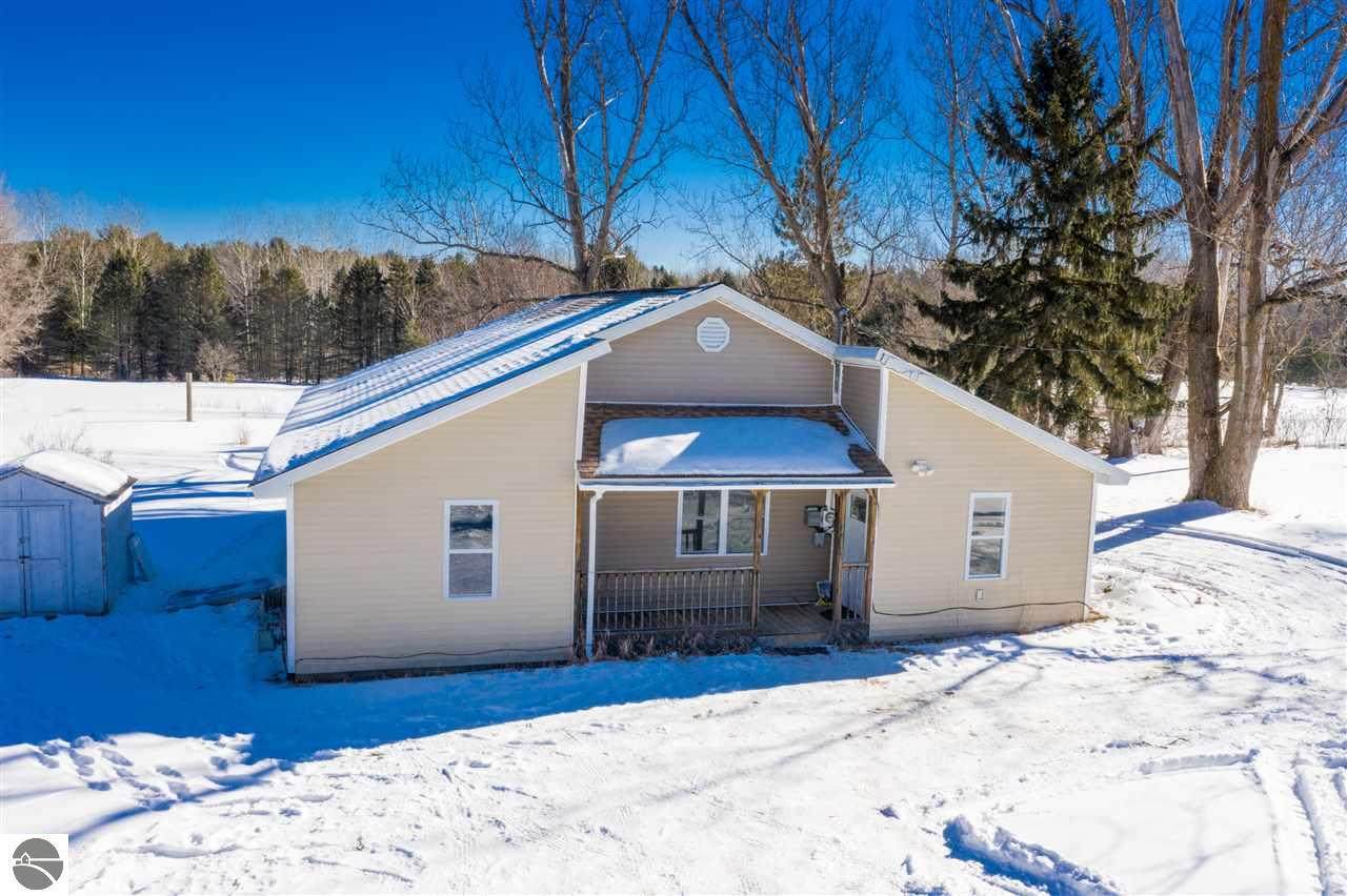 315 Maple - Photo 1