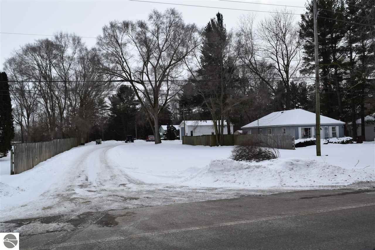 6072 Broadway - Photo 1