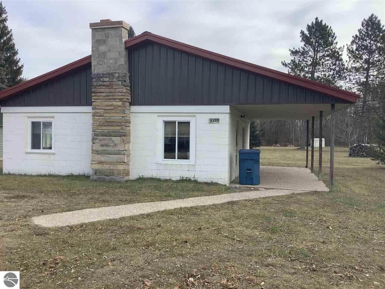 9325 Elizabeth Street - Photo 1