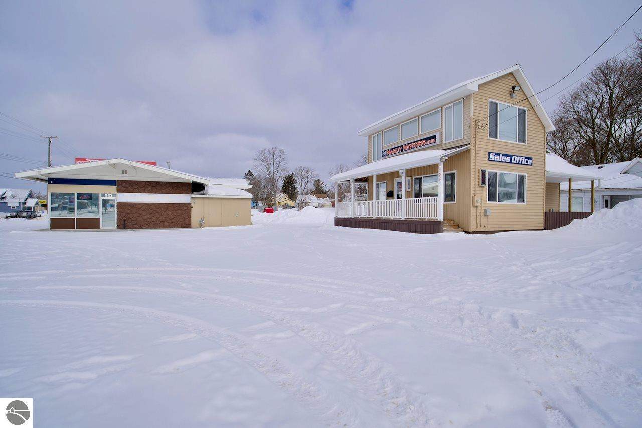 923 Mitchell Street - Photo 1