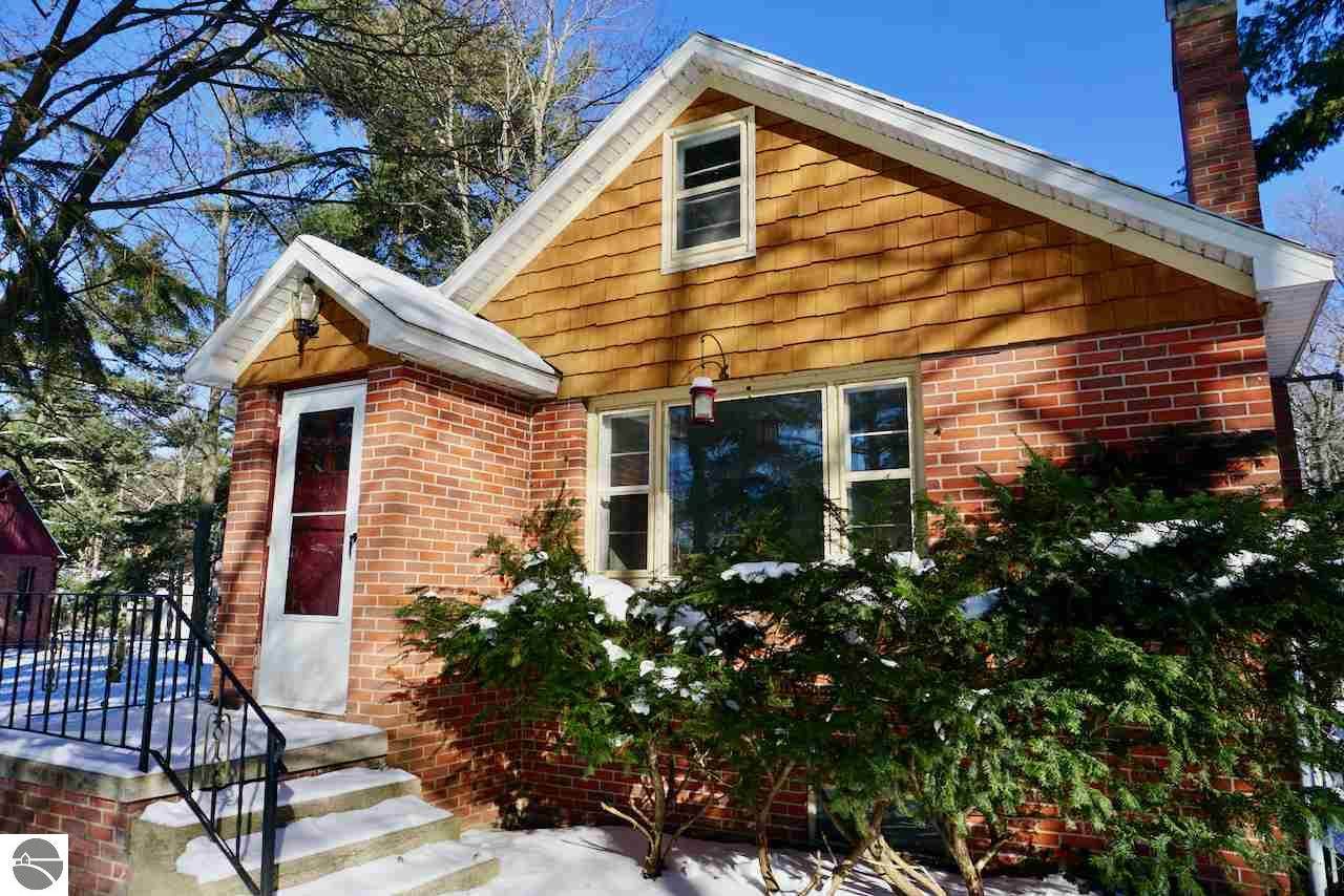 356 Huron - Photo 1