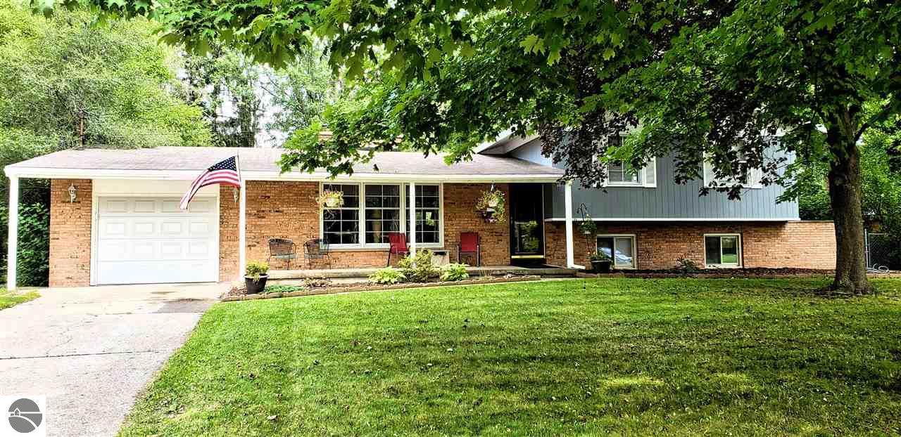 1321 Chippewa - Photo 1