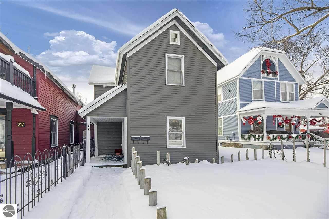 219 Ninth Street - Photo 1
