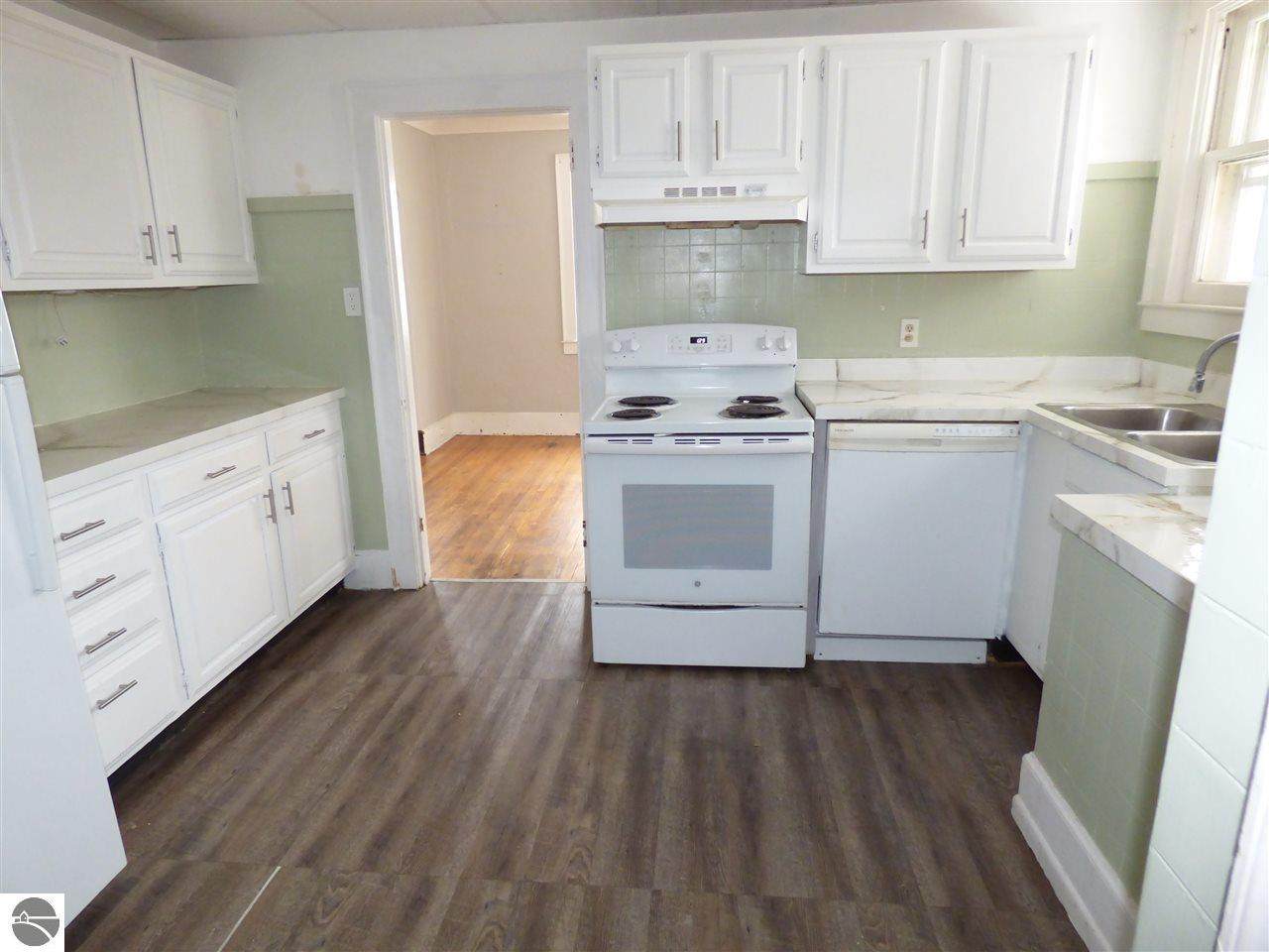 1008-2 Jefferson Avenue - Photo 1
