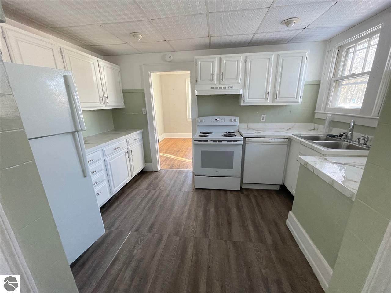 1006-1008 Jefferson Avenue - Photo 1