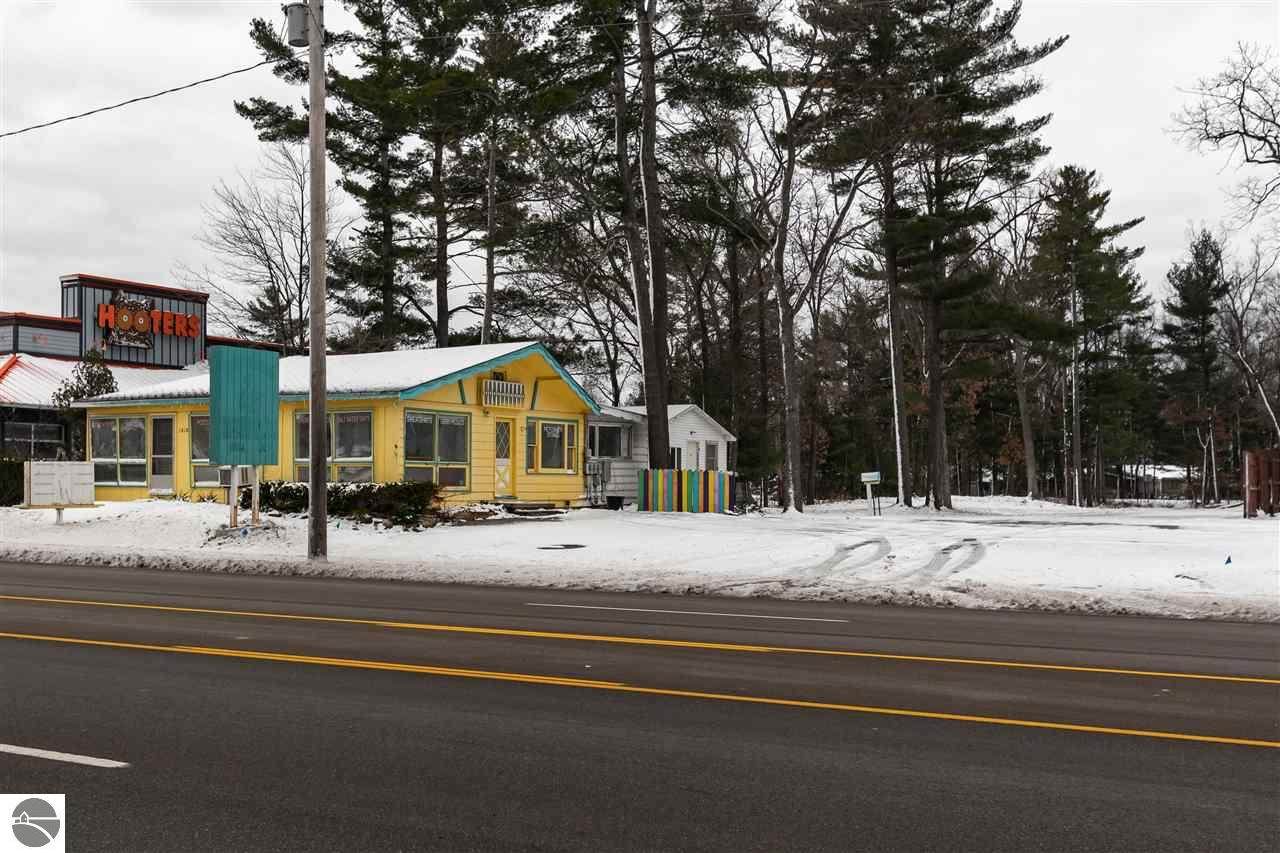 1818 Us-31 N - Photo 1