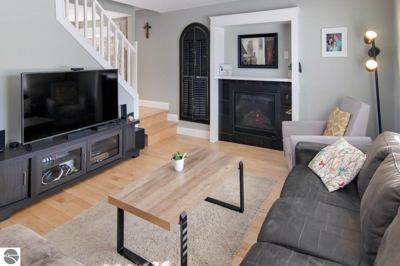 917 Walnut Street - Photo 1