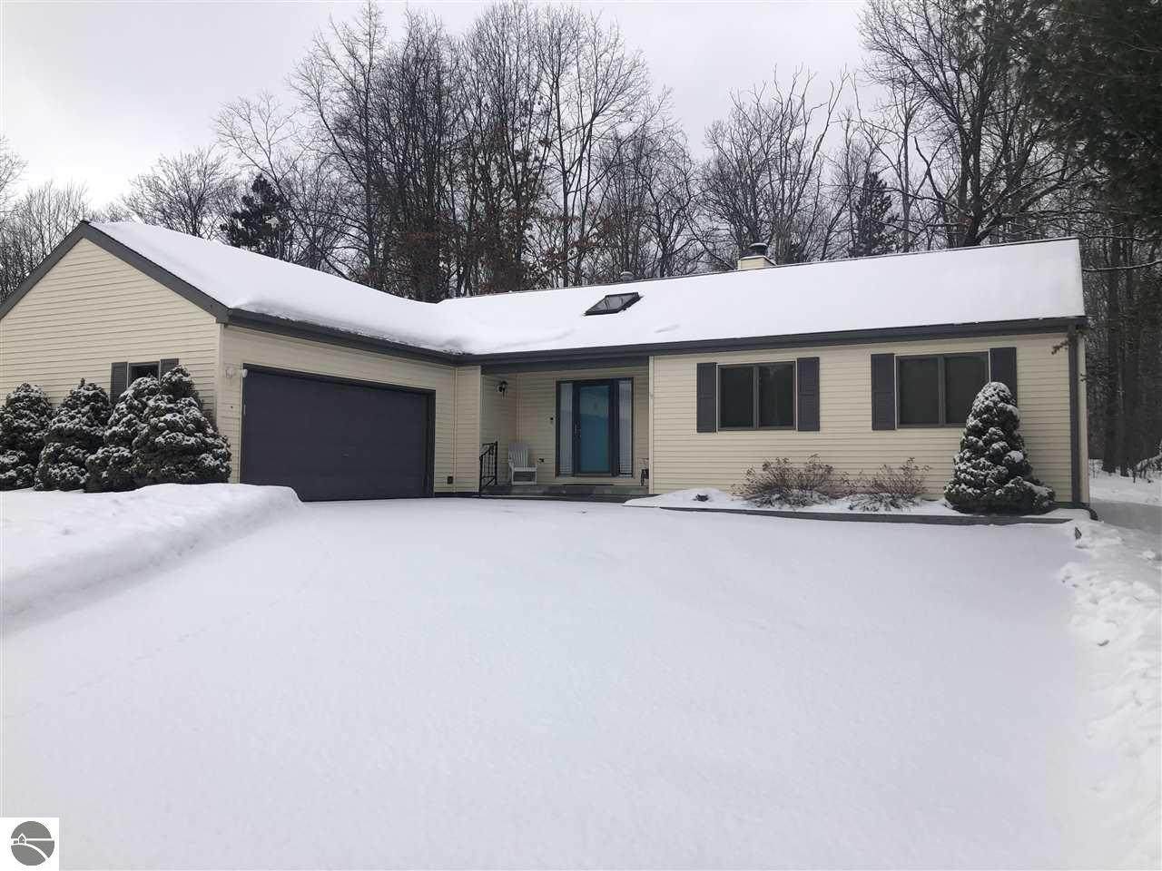 121 Argus Court - Photo 1
