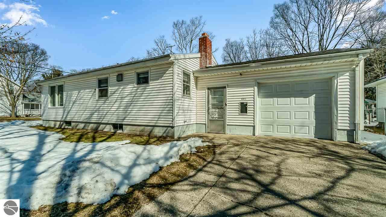 601 Lansing Street - Photo 1