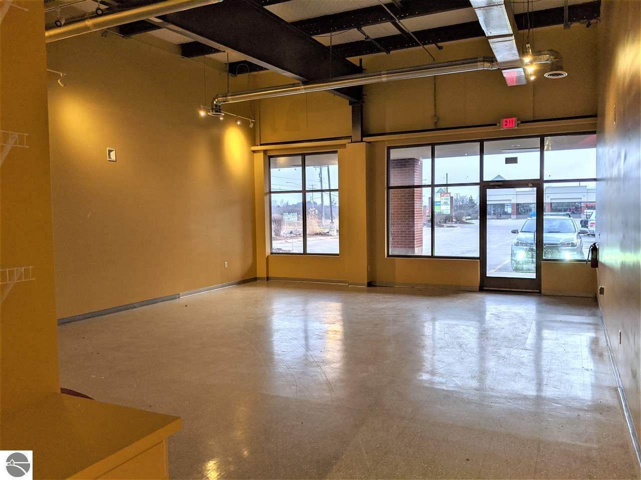 1545 Division - Photo 1