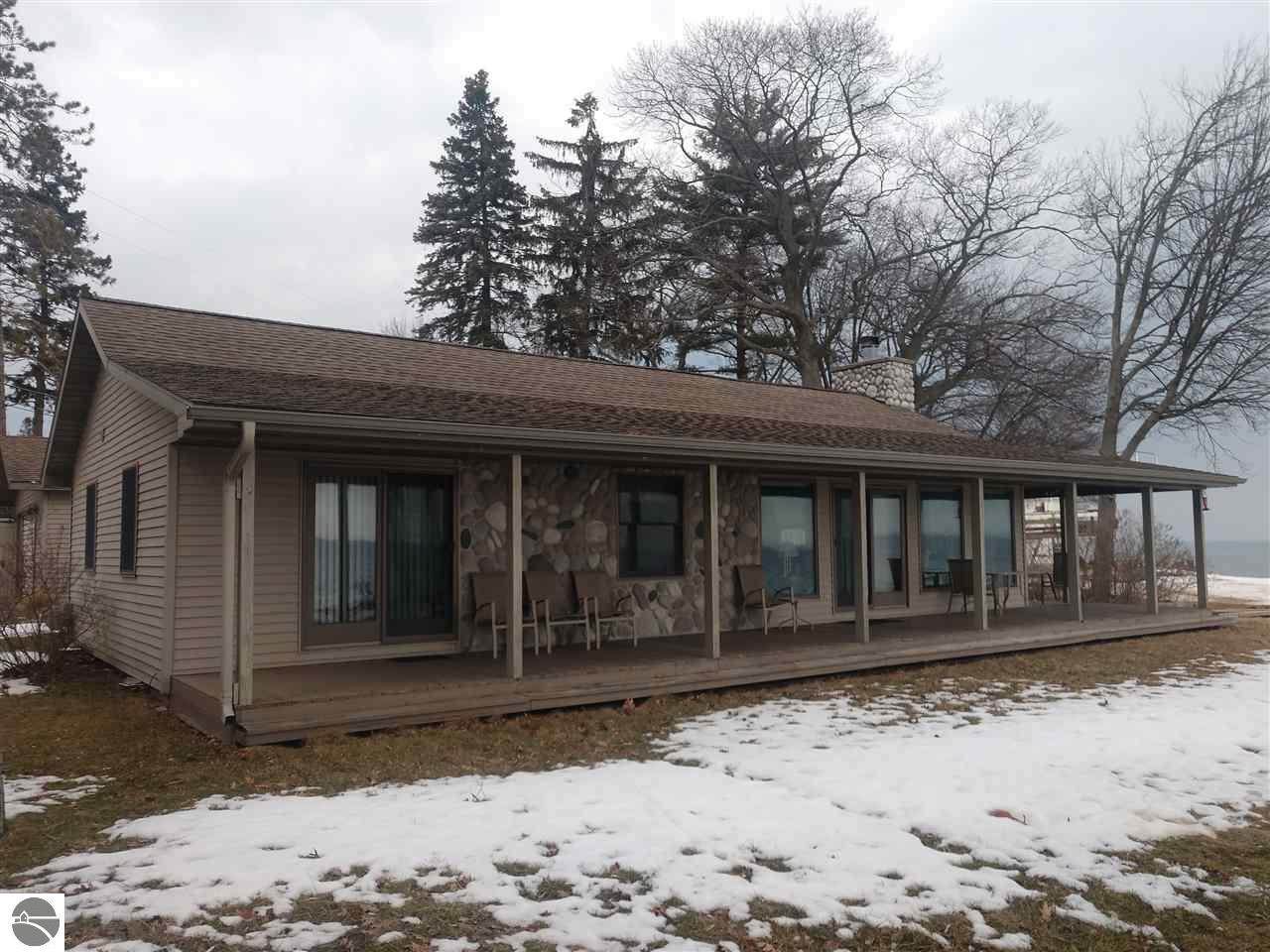 126 Huron - Photo 1