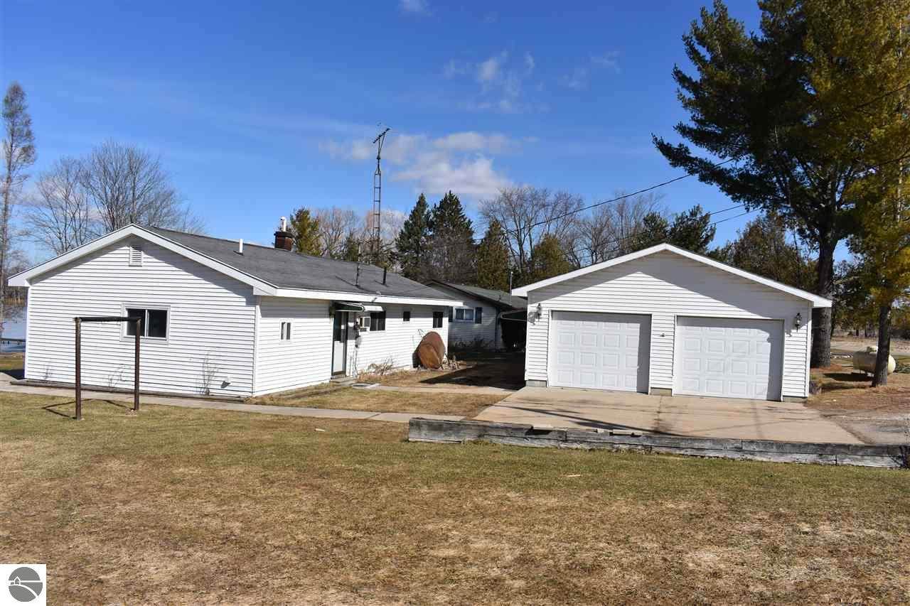 4714 Oak Drive - Photo 1