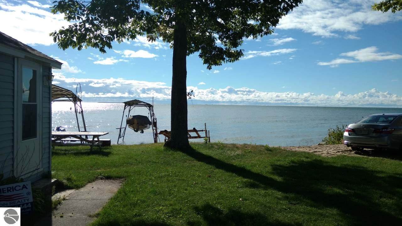 162 Huron - Photo 1