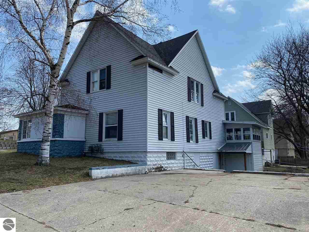 317 Holbrook - Photo 1