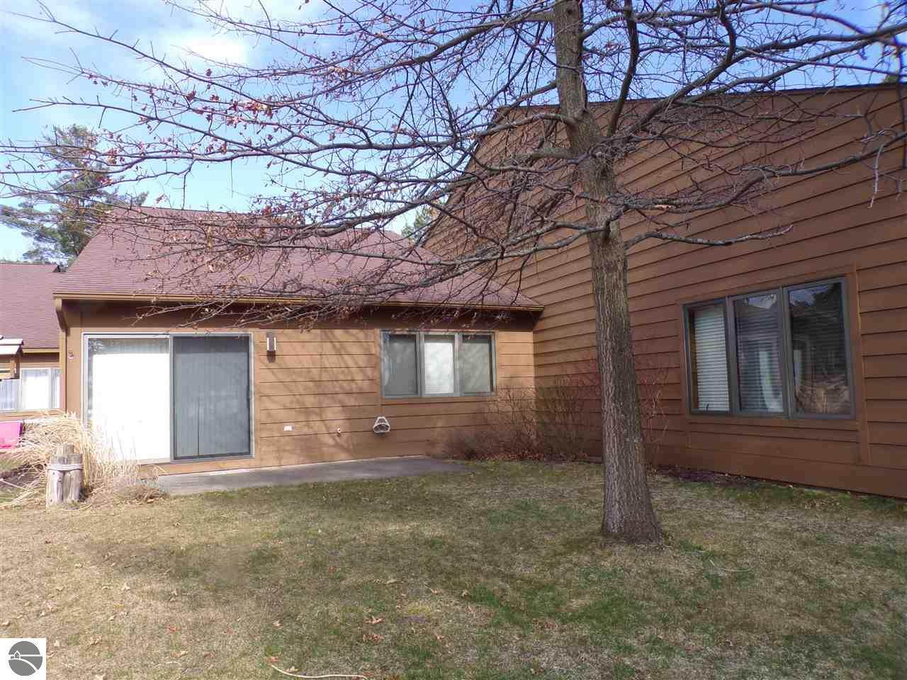 115 North Shore Drive East - Photo 1