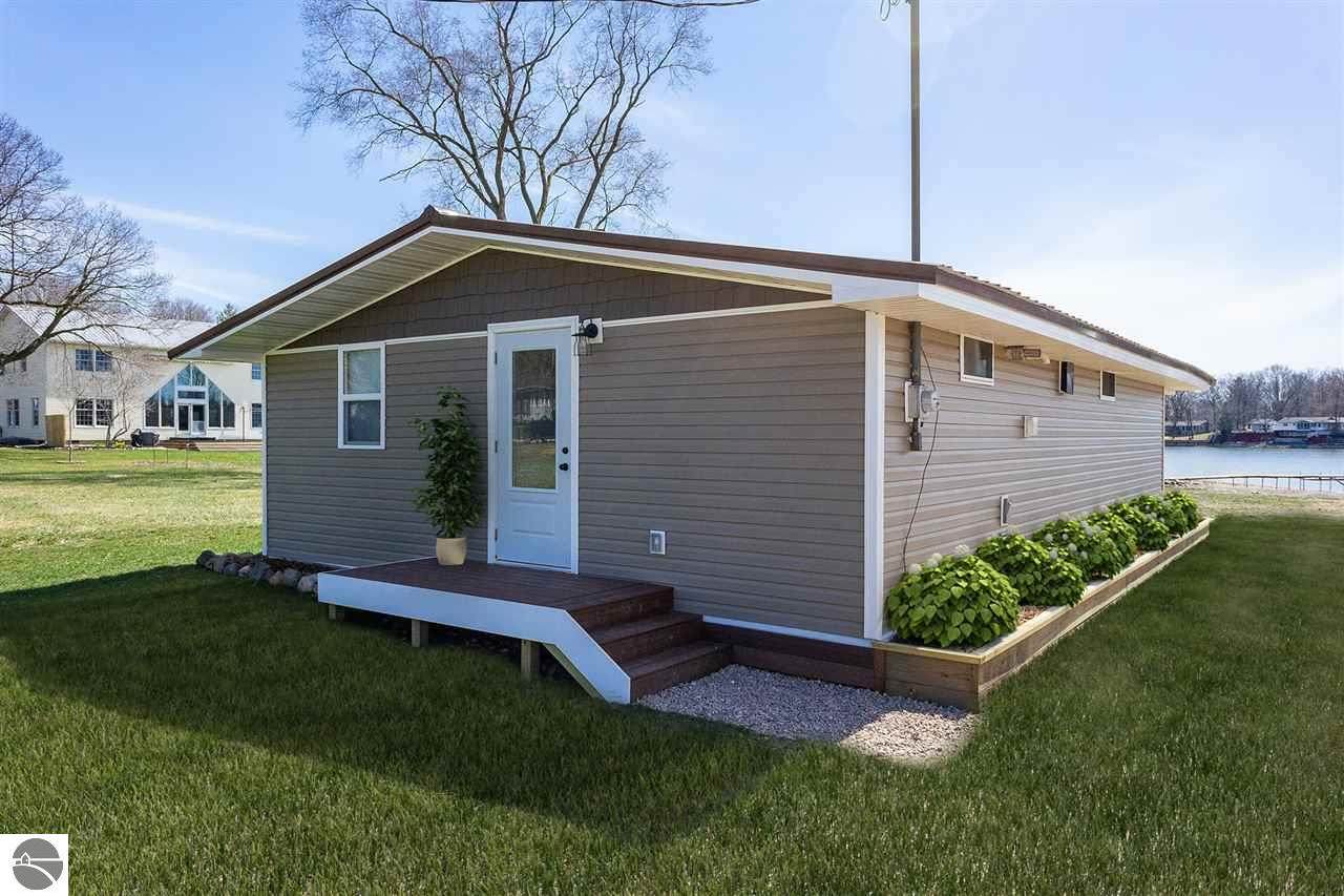 4875 Skyline - Photo 1