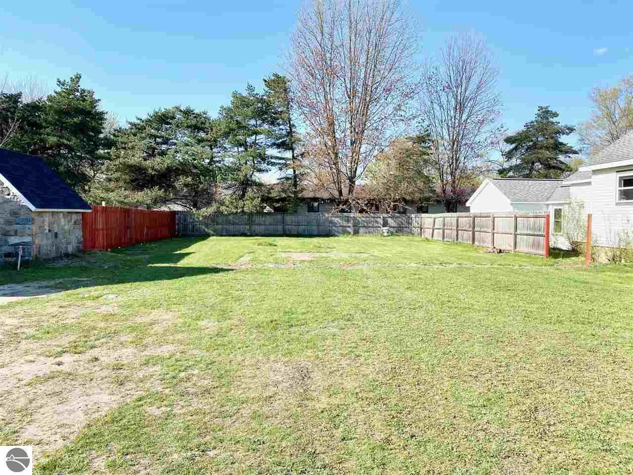 1106 Broadway Street - Photo 1