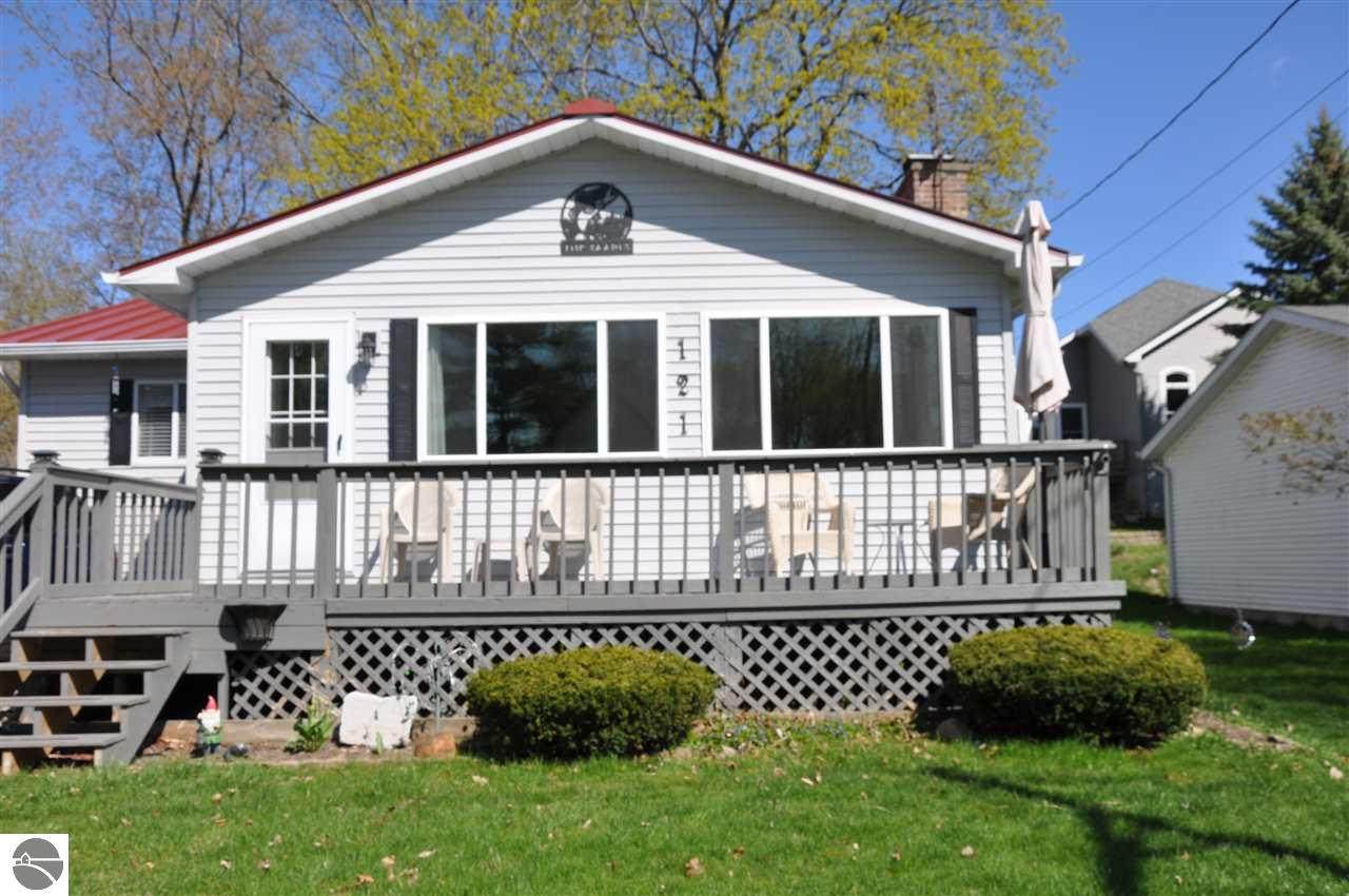 121 Flora Avenue - Photo 1
