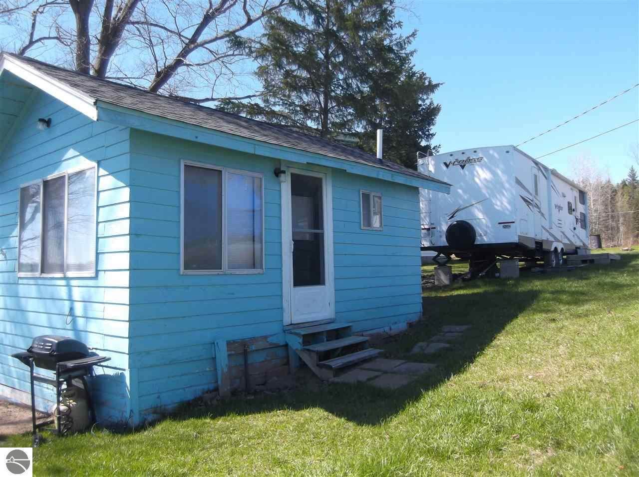5708 Lakeview Drive - Photo 1