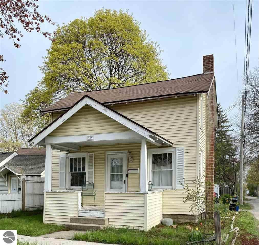 309 Maple - Photo 1