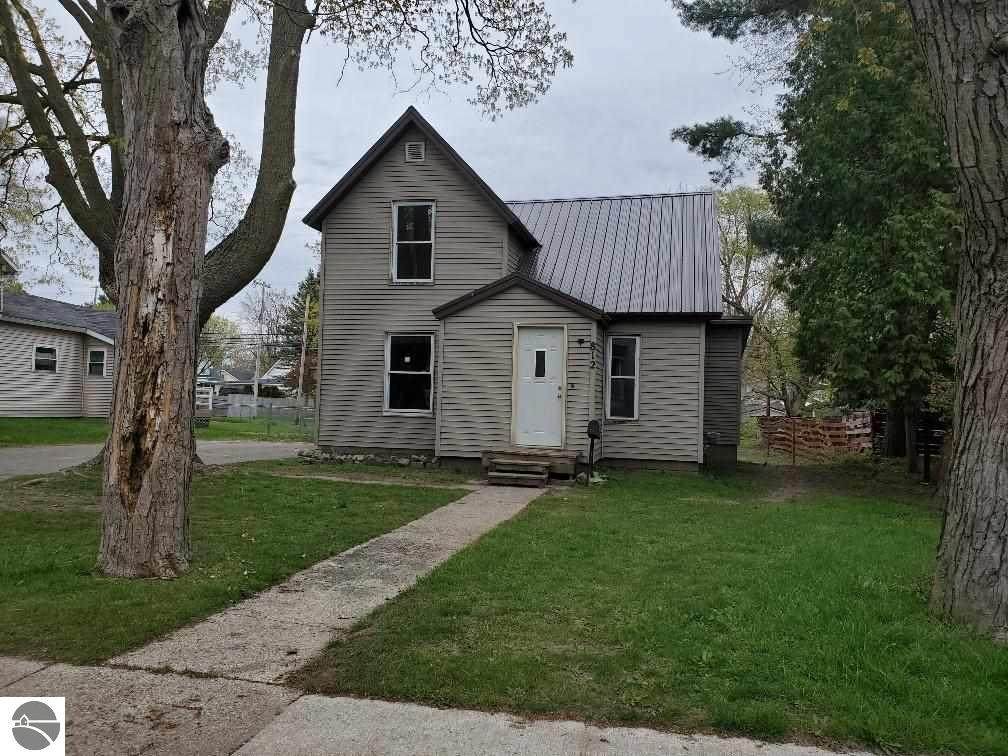 812 Pine Avenue - Photo 1