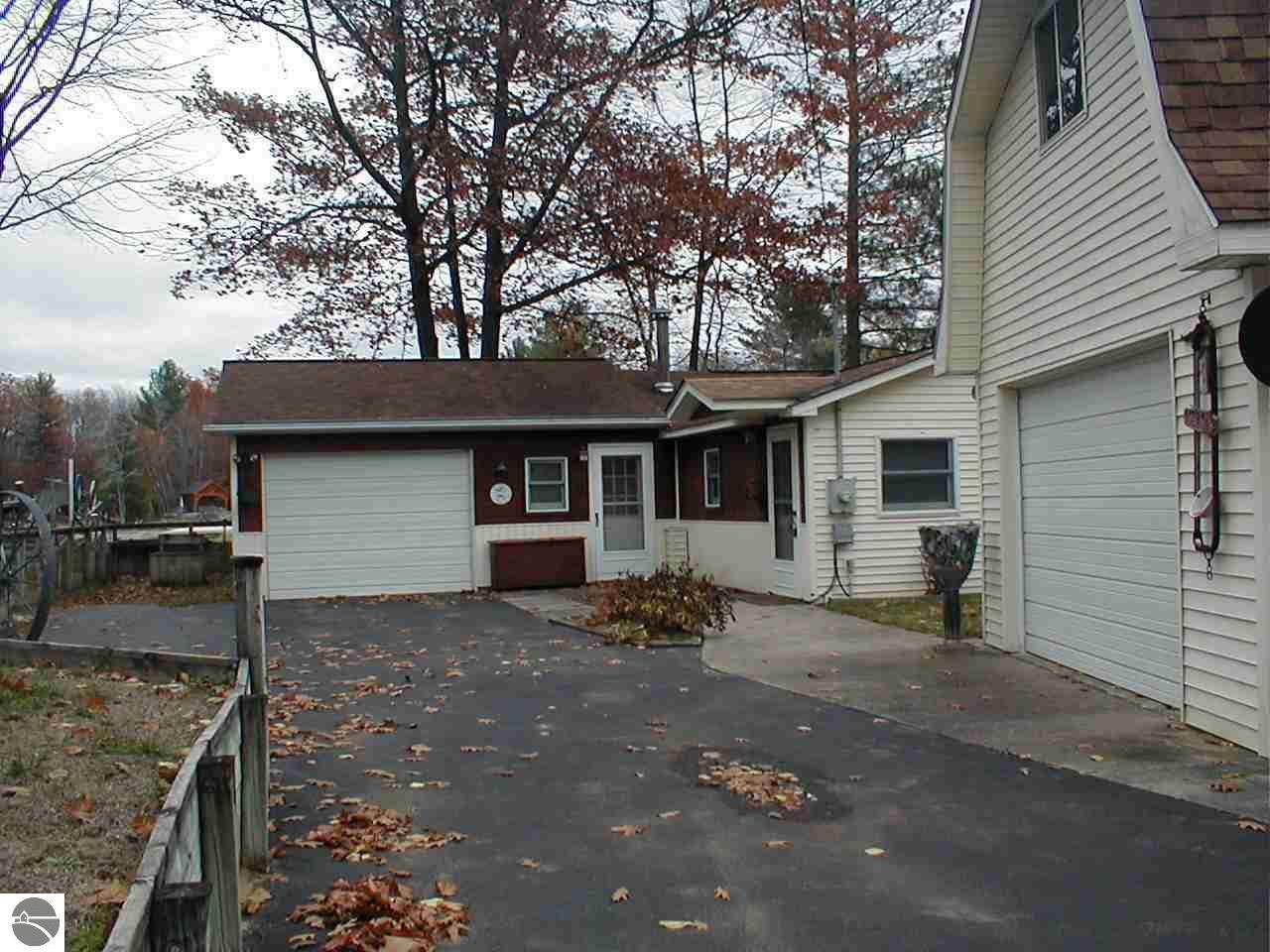 3872 Thendara Drive - Photo 1