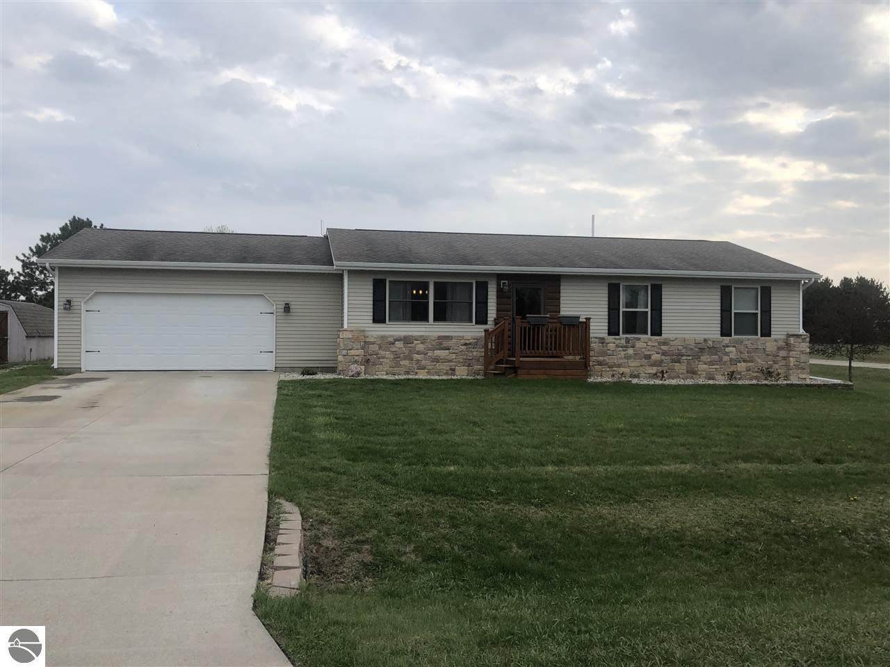 1089 Isabella Vista Drive - Photo 1